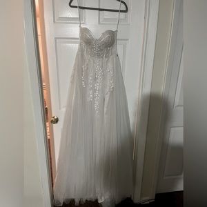 Wedding/ prom dress